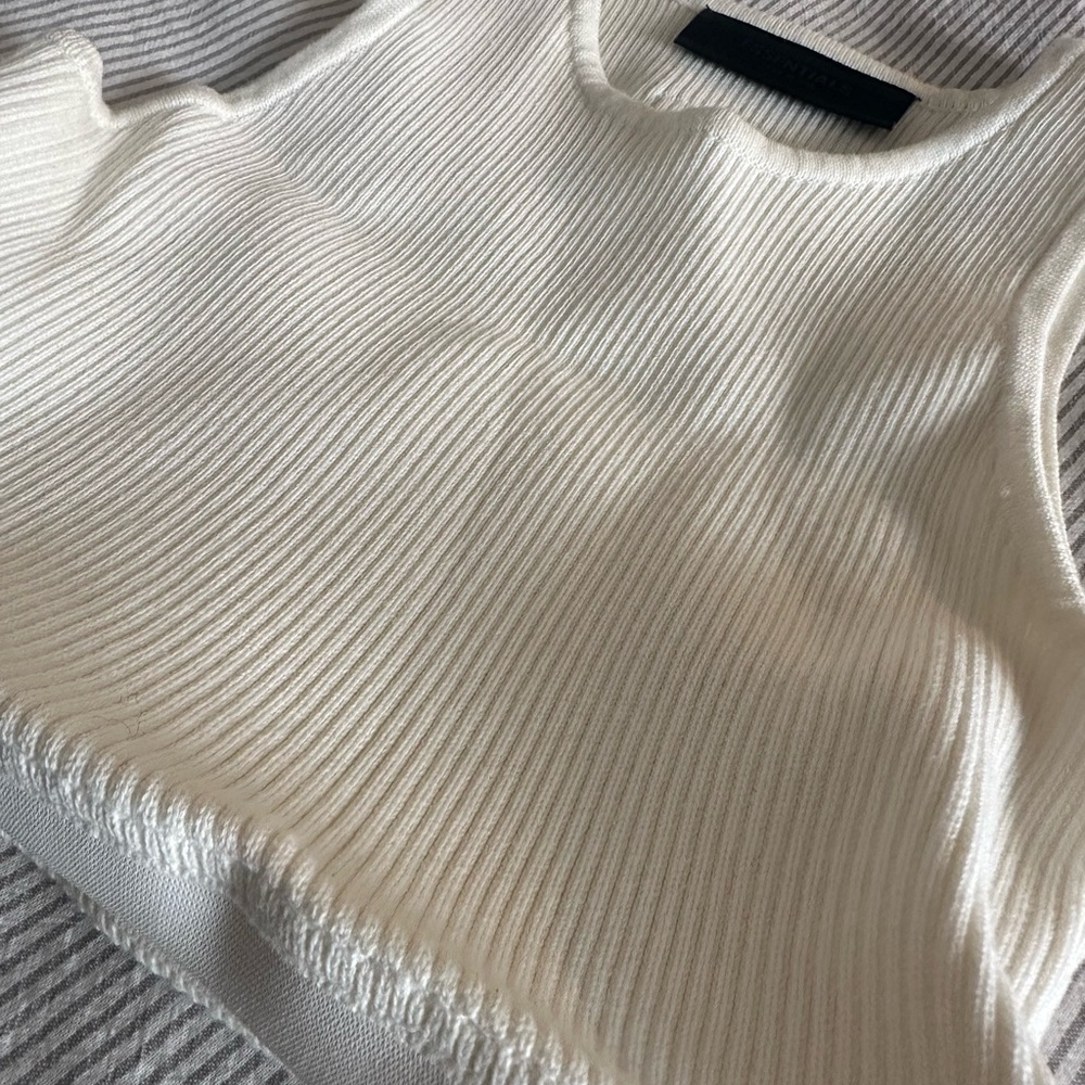 Essentials Cropped Vest - Picture 3 of 7